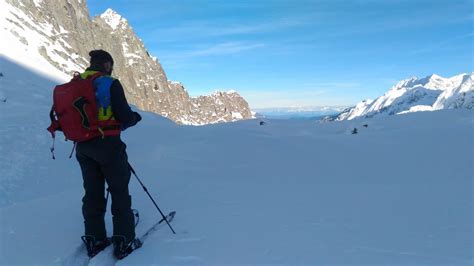 Immagine di uno splitboard in azione
